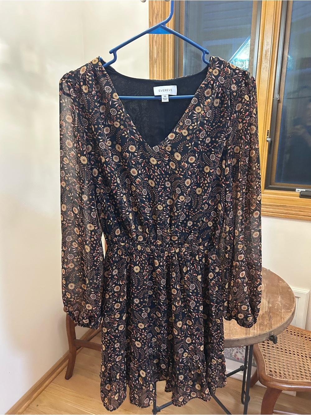 Evereve Black Floral V-Neck Long Sleeve Dress